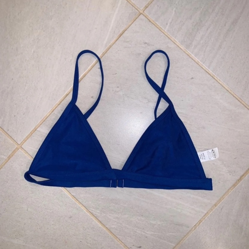 Triangle Bikini’s - Picture 2 of 7